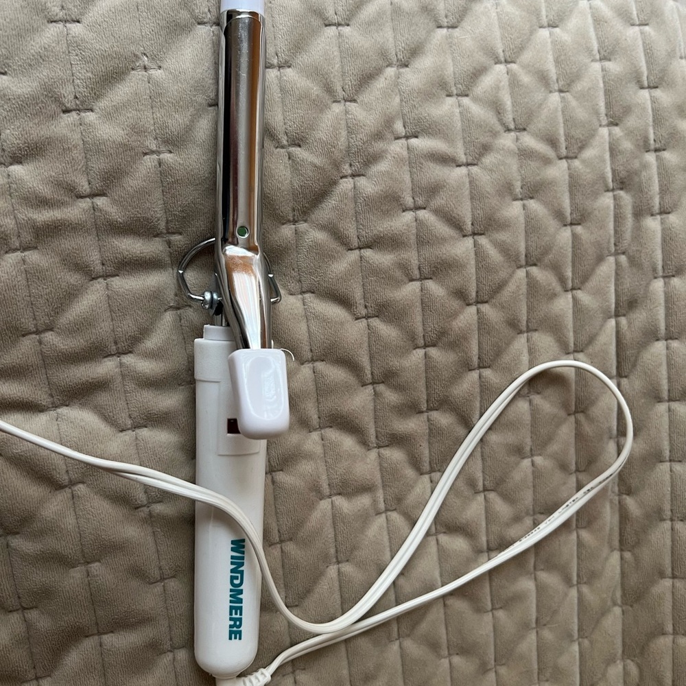 Windmere Curling Iron 3/4” with White Handle